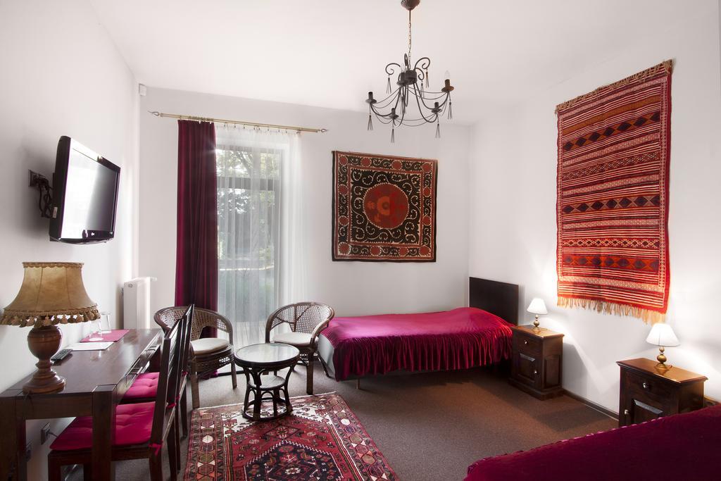 Palac Nieznanice Zabytek Goscinny Ze Spa חדר תמונה