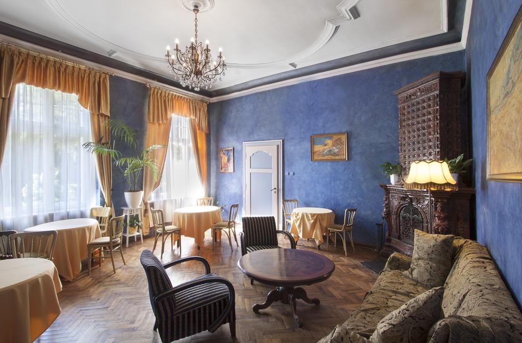 Palac Nieznanice Zabytek Goscinny Ze Spa מראה חיצוני תמונה